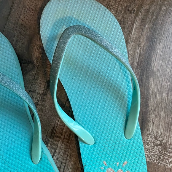 Justice sparkly flip flops size 6/7 - Picture 2 of 2
